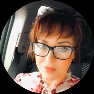 Meet your Posher, Adrienne